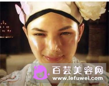 痘痘挤出来硬硬小米粒是螨虫吗 不要照镜子痘痘就会好