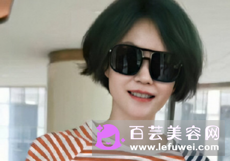 王菲绿色头发是什么发色 同款墨绿色头发掉色后是什么颜色