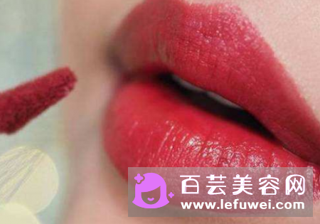 唇釉用得久还是口红 哪个颜色持久
