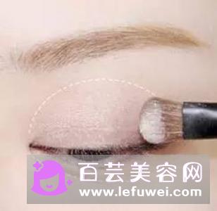 能不能只涂睫毛打底膏 和睫毛膏的区别