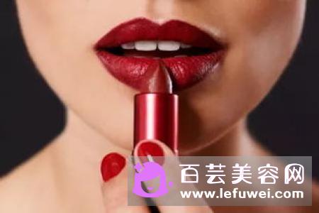 唇釉怎么涂才能均匀?唇釉的优点有哪些