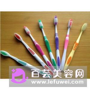 牙刷去黑头的方法 有用吗