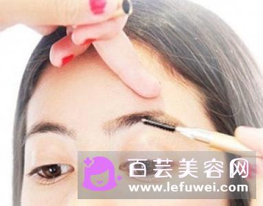 仰月唇怎么画好看 面相是怎样的