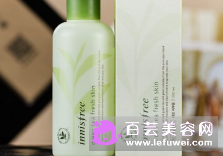 爽肤水为什么含酒精为何要拍