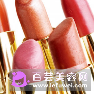 涂完口红唇纹明显怎么回事 怎么办