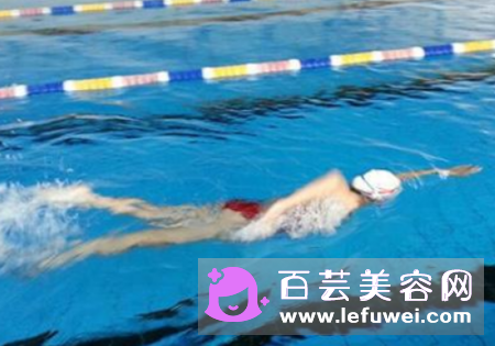 自由泳和仰泳的区别 哪个好学