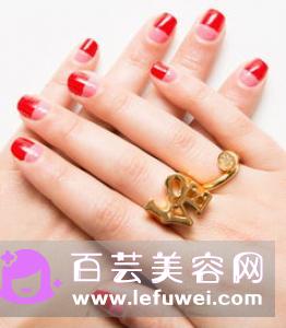 反法式红色美甲怎么画 吸油面不可少