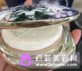 黛珂2017圣诞限定彩妆礼盒多少钱 蜜粉饼价格