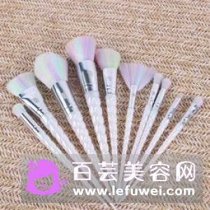ysl银管夹心唇膏上市时间是多久?
