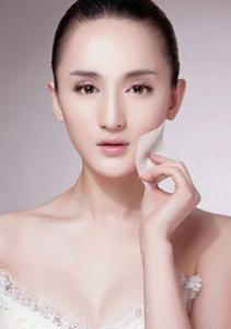 女性长痘痘是内分泌失调吗 夏季长怎么预防
