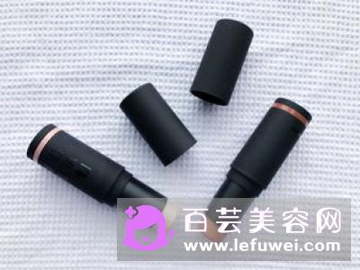 修容膏用什么刷子 和修容棒哪个好用