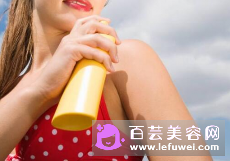 防晒喷雾喷不出来怎么办 不同场合的补涂时间