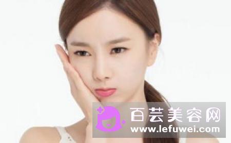 15岁能用爽肤水吗胸小怎么丰胸