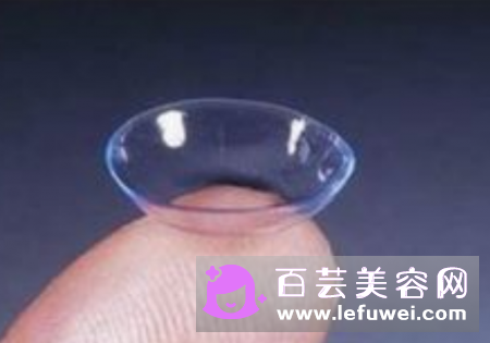 戴隐形眼镜能炒菜吗 化妆怎么佩戴
