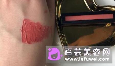 迪奥哑光唇釉527是什么颜色 试色是怎样的