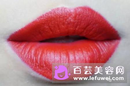 美宝莲小灯管srd04试色 正红色口红适合什么人