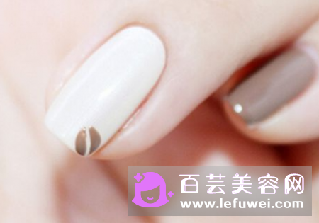甲胶油为什么要用烤灯 沾皮肤上了怎么办