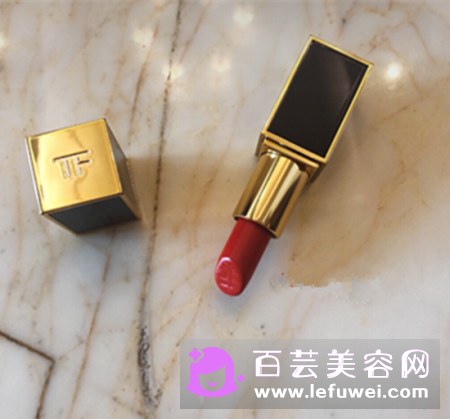tf口红15号适合黄皮吗 试色图片是怎样的