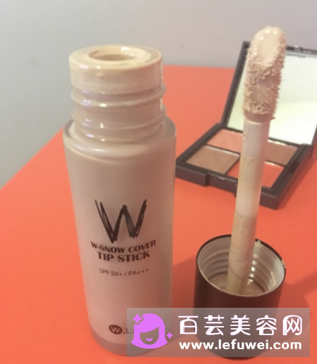 wlab超模粉底液怎么用服帖 价格是多少