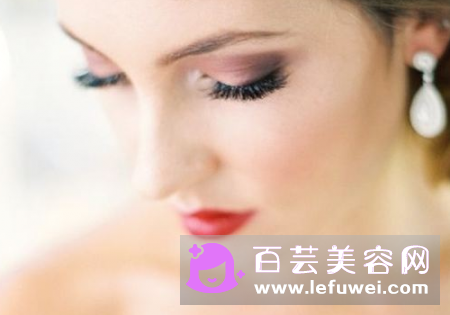 锦鲤眼妆怎么化 不同眼型适合画什么眼线