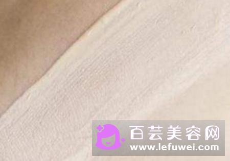 粉底液为什么擦上很白 怎么办