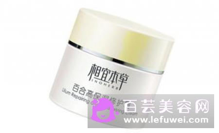 乳液脸上粘粘的怎么办 和润肤露有什么区别