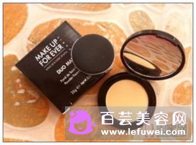 香奈儿散粉和纪梵希散粉哪个好 粉饼和散粉哪个定妆好