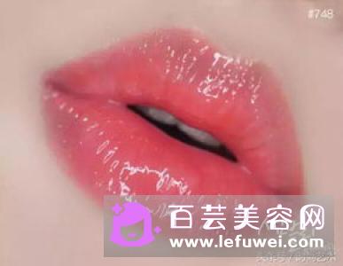 迪奥828口红试色图片 和阿玛尼502是一样的吗