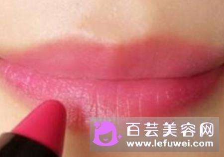 樱桃粉口红是什么颜色 试色是怎样的