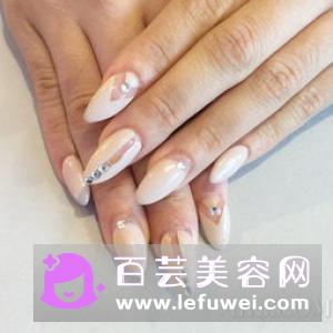 美甲封层不亮了怎么办 是什么原因