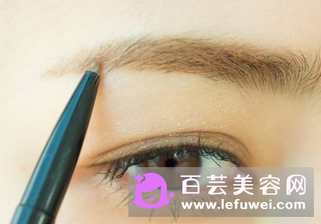 眉笔软的好还是硬的好 需要卸妆吗